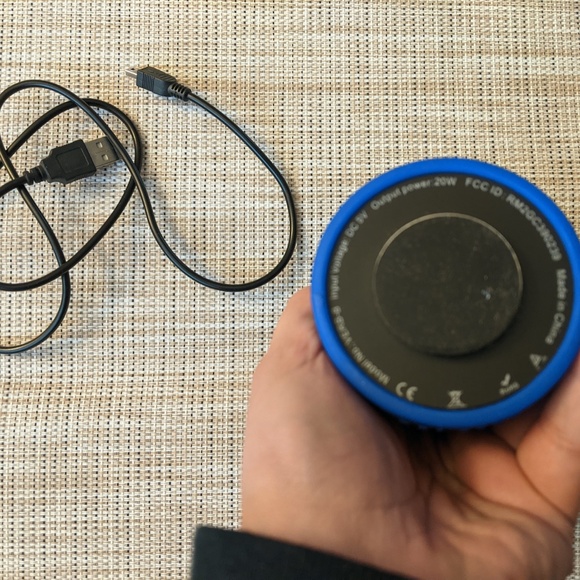 BASS EGG portable bluetooth vibration wireless speaker +skin case WORKS - Picture 4 of 6